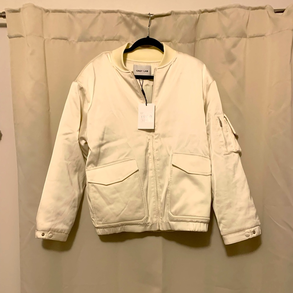 Grey Lab satin bomber mid weight cream size me new